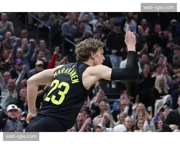 爵士全面年轻化进程加速 23岁以上球员仅剩一人