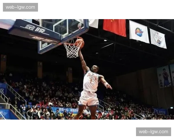 上海久事主场20胜0负 魔鬼主场优势成季后赛最大保障 上海久事主场20胜0负 魔鬼主场优势成季后赛最大保障